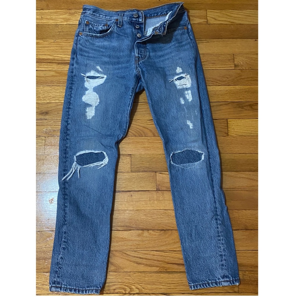 Size W26 & L28 Levi’s High wastes jeans